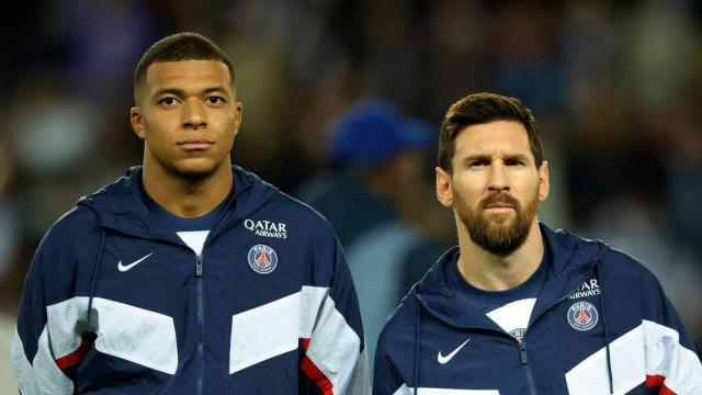 1671076121868093693.jpg psg-forwards-kylian-mbappe-lionel-messi.jpg