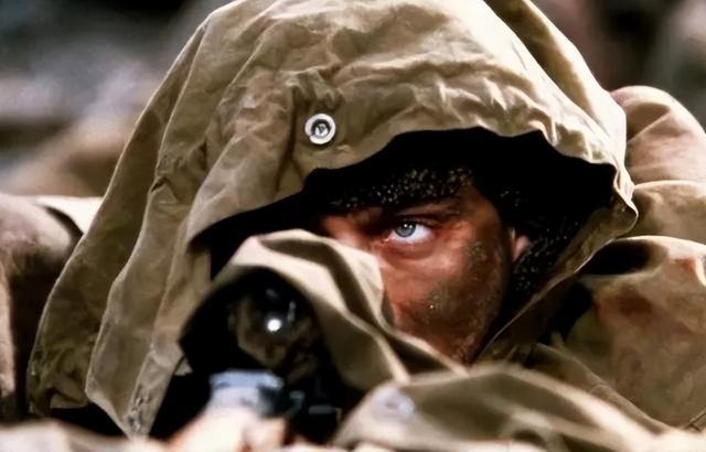 yl23455永利平台-苏联狙神瓦西里：潜伏四天一枪不开，一颗子弹带走德军狙击之王！